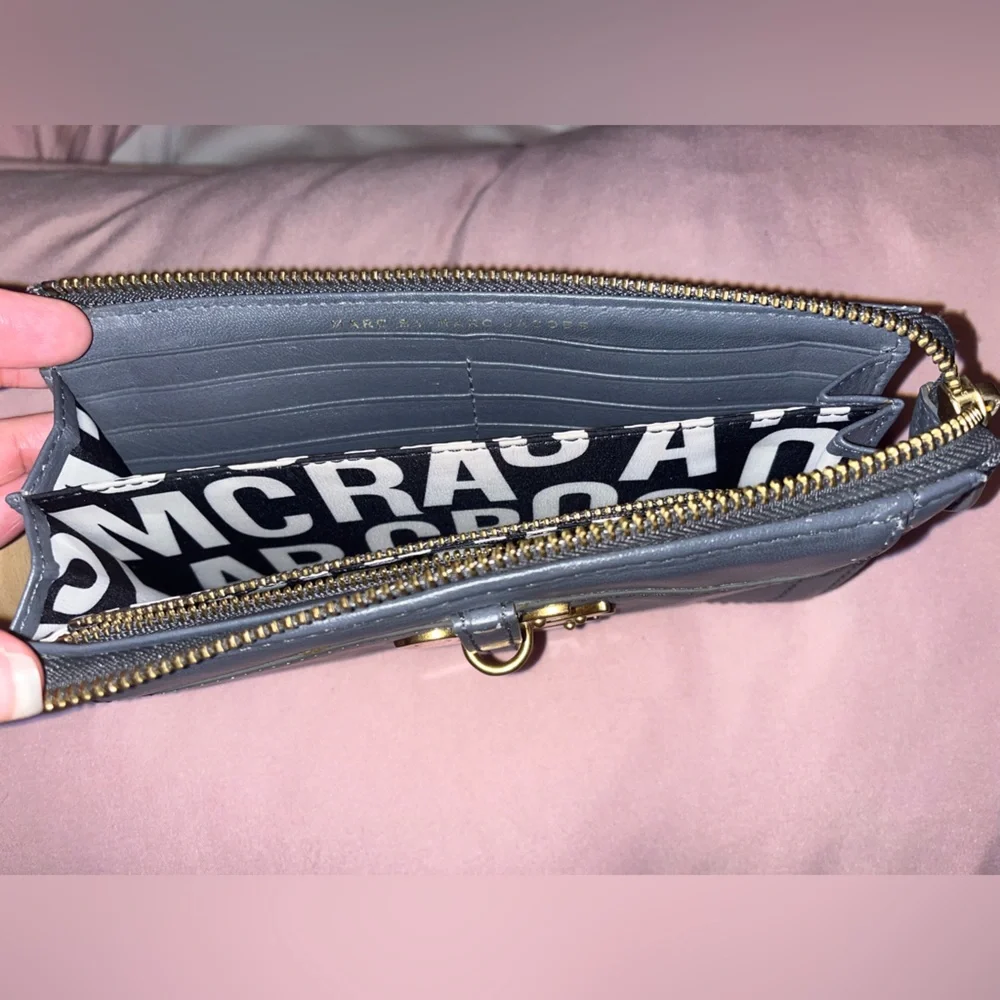 EUC: Marc Jacobs “Petal to the Metal” Collection Wallet - vintage - Picture 4 of 11